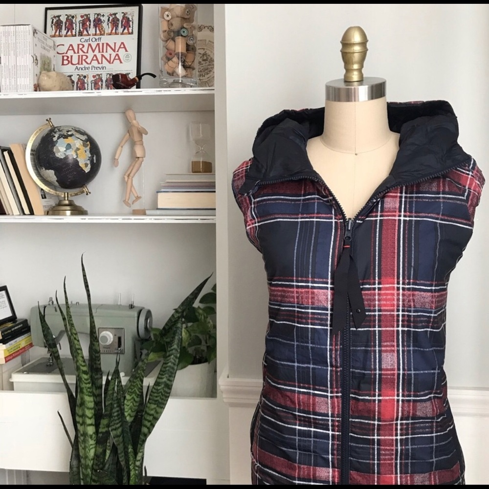 Lululemon The Fluffiest Reversible Vest